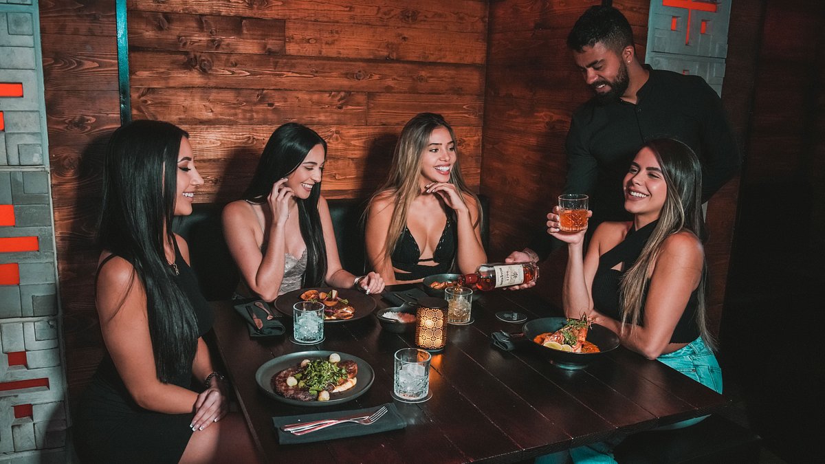 Best Food Restaurant & Cocktail Bar in Wynwood, miami