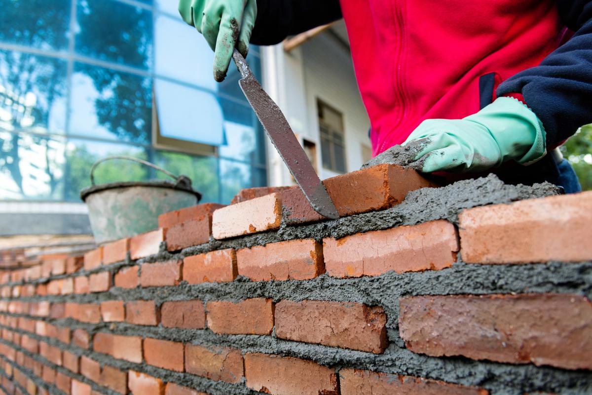 What Qualifications Define a Reliable Masonry Contractor?