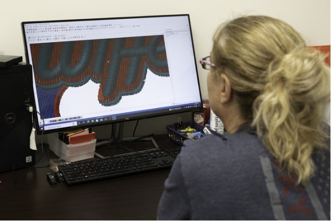 Digitizing embroidery