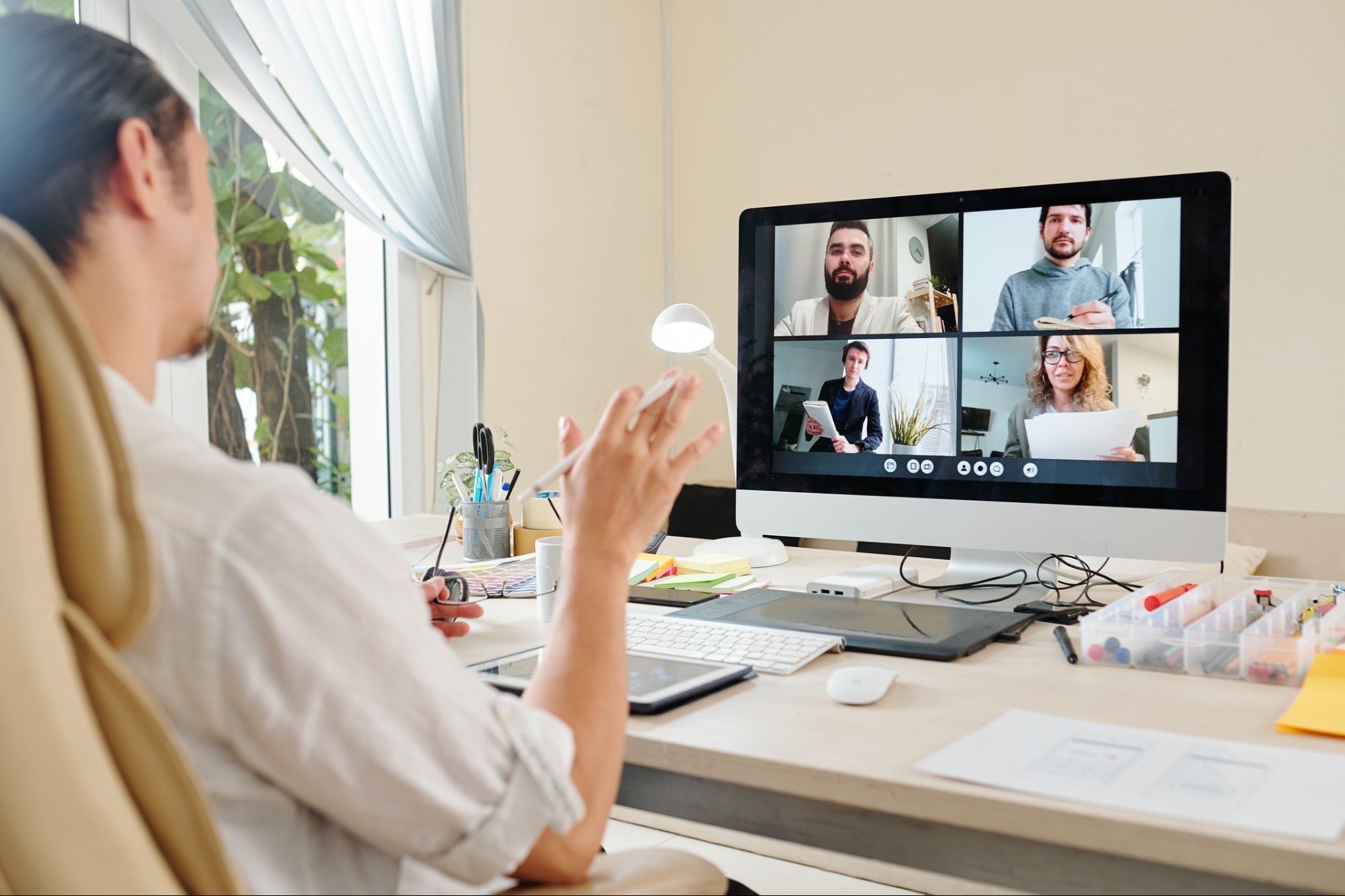 The Future of Remote Simultaneous Interpretation in Multilingual Events | TransLinguist
