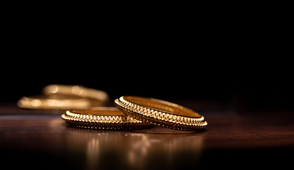 gold bangle