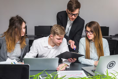 The Ultimate Guide to Choosing the Right AI Tools for HR in 2025