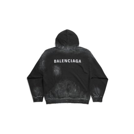 Balenciaga: The Luxury Brand Redefining Modern Fashion